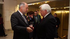 Avstrijski veleposlanik dr. Valentin Inzko in Milan Kučan.