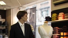 Predstavitev poročnih oblačil v trgovini Sens. 3