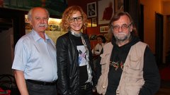 Režiserka filma Maja Senekovič a.k.a. Haidy Kancler v družbi Toneta Stojka in Rada Likona.