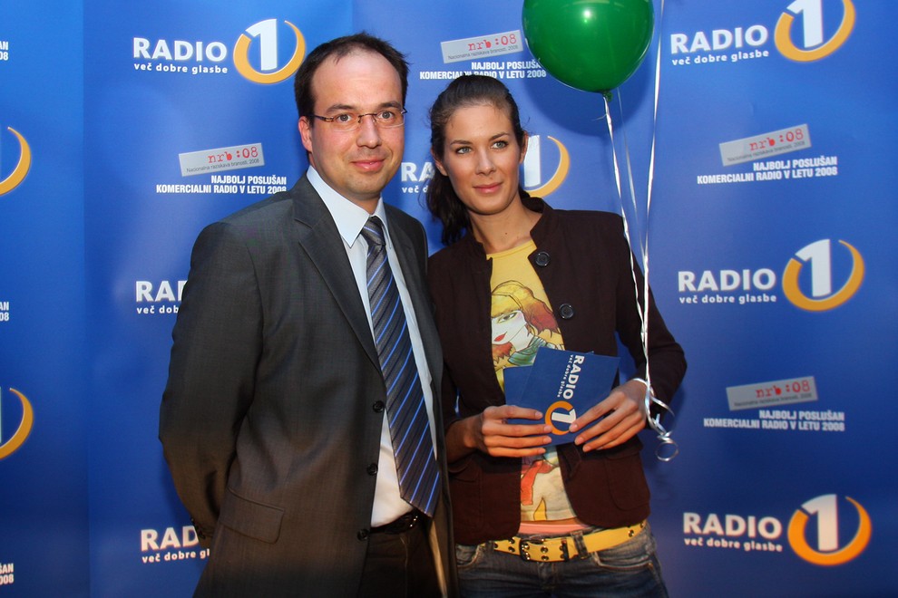 Lastnik medijske mreže Info net Leo Oblak in radijska voditeljica Ivjana Banić.