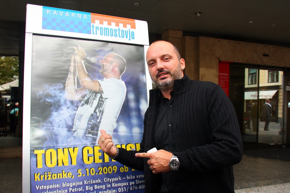 Tiskovna konferenca s Tonyjem Cetinskim pred nastopom v Križankah. 7