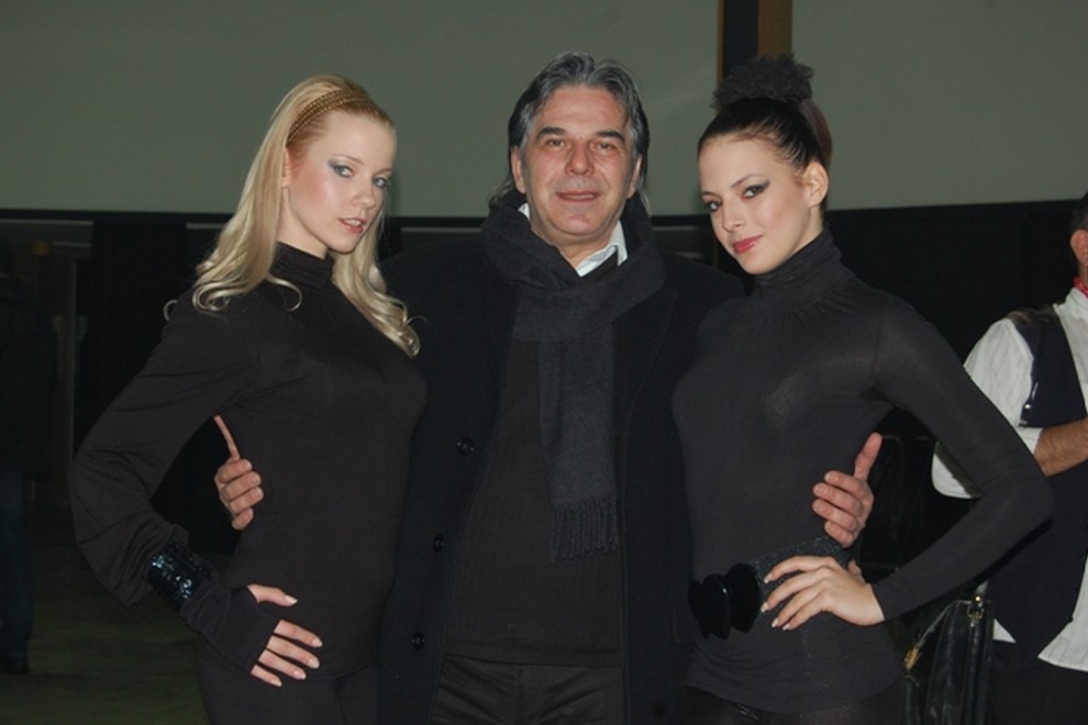 Obe slovenski lepotici, Taya in njena plesalka Saša, sta uživali tudi ob pogovru z legendo Davorjem Radolfijem.
