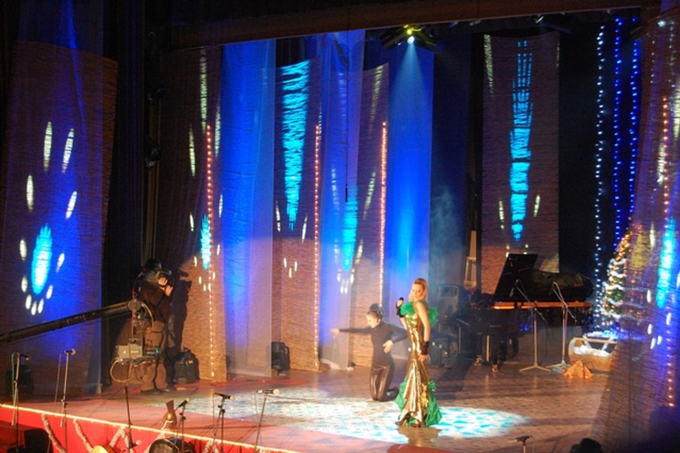 Taya je svoj nastop v Sarajevu izkoristila tudi promocijsko.
