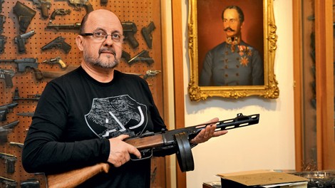 Zmago Jelinčič Plemeniti: "Imeti orožje je dobra stvar!"