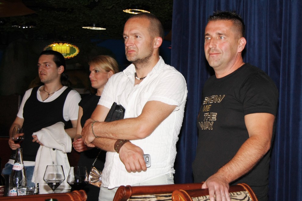 Igor Šajn in Aleš Čepin nista umaknila oči z odra med nastopom Explosions.