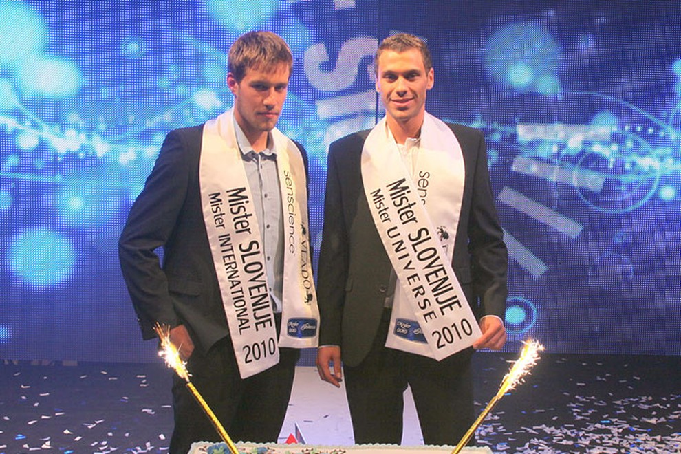 Marko Janko, Mister Slovenije 2010 za Mister International, in Bojan Ilijanič, Mister Slovenije 2010 za Mister Universe, sta torto delila z vsemi gosti večera.