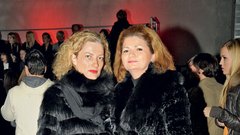 Modni navdušenki Hermina Kovačič in Milena Eber nista skrivali navdušenja nad revijo. 