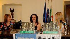 Mojca Menart, Alenka Gotar, Kaly Kolonič