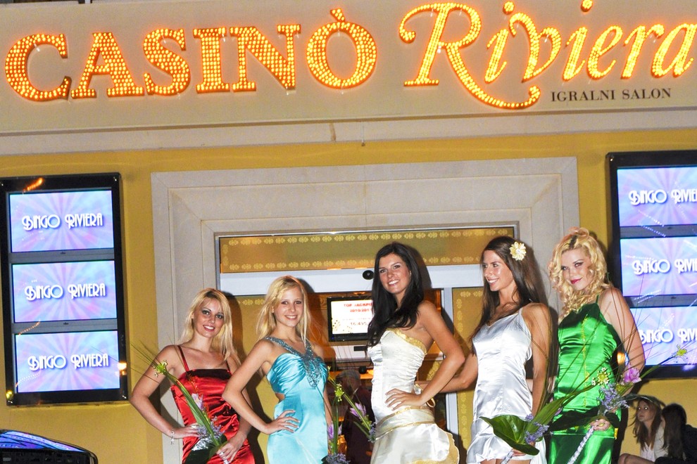 S finalistkami Miss Casino Riviera so se slikale tudi Jinny Ribič, Ana Lipovšek in Kristina Lesjak.