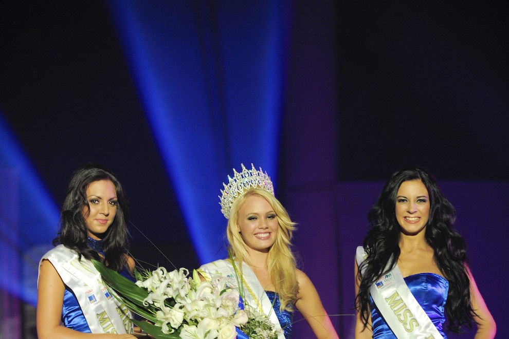 Rebecca Kim Lekše, Nastja Hercog in Ana Lipovšek so lepotice, ki so pobrale vse lepotne nazive Miss Earth 2011.