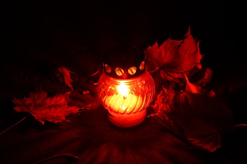 Bi letos prižgali svečo manj? (foto: Shutterstock)