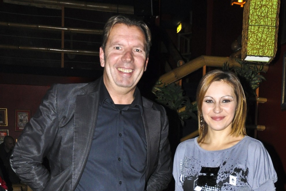 Družila sta se tudi pevec in mirovnik Gianii Rijavec in seksi zumba inštruktorica Mateja Jančič.