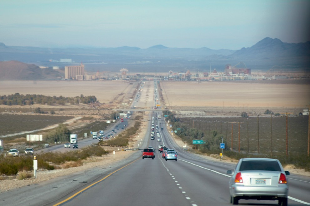 Cesta od L. A. Do Las Vegasa je zelo ravna in dolgočasna.