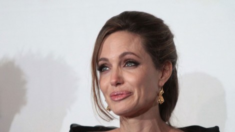 Angelina Jolie: Ganjena do solz