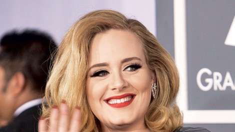 Adele: Očeta bi pljunila