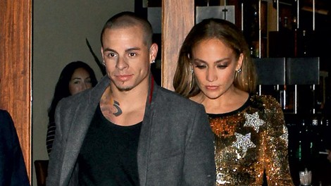 Jennifer Lopez: Topi se v Casperjevem objemu