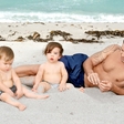 Ricky Martin: Po dvojčkih si s fantom želita še hčerko