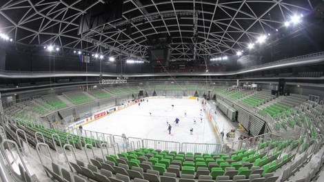 Slovenski hokejisti prvič preizkusili ledeno ploskev v Stožicah