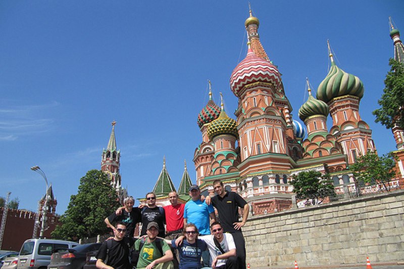 Fantje iz skupine Orlek so bili navdušeni nad Moskvo. (foto: Mitja Tori)