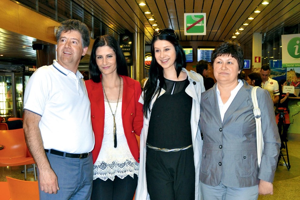 Eva Boto z družino