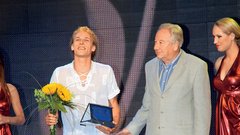 Matija Jahn leta 2009 ko je nastopil na Melodijah morja in sonca in pobasal nagrado za najbolj obetavnega mladega izvajalca.