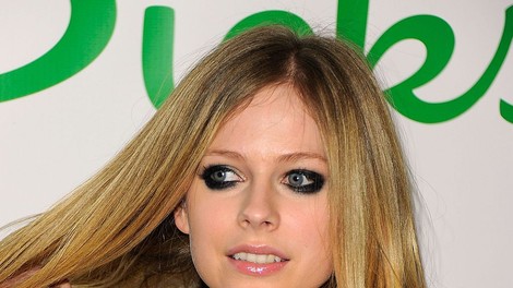 Avril Lavigne: Zaročena! Srečnež je ...