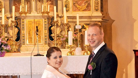 Erika Mubi in Damijan Smolak: Poročna pravljica v cerkvi