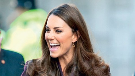 Kate Middleton: Po škandalu  zapeta do vratu