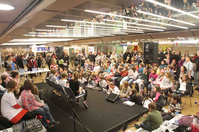 Slovenski knjižni sejem in novembrska srečanja v Modrijanovih knjigarnah (foto: Goran Antley)