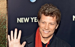 Jon Bon Jovi z bezplačnimi obroki pomaga brezdomcem