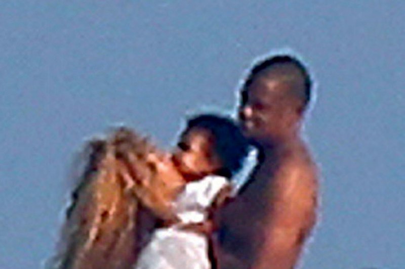 Beyoncé Knowles: Objavila nove fotografije hčerkice (foto: Profimedia.si)
