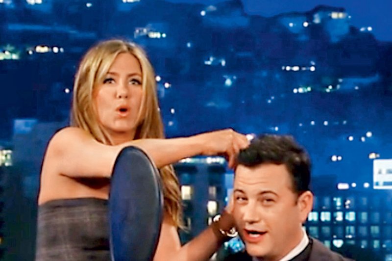 Jennifer je v oddaji Jimmyja Kimmela poskrbela za pravi šov. (foto: Profimedia.si)