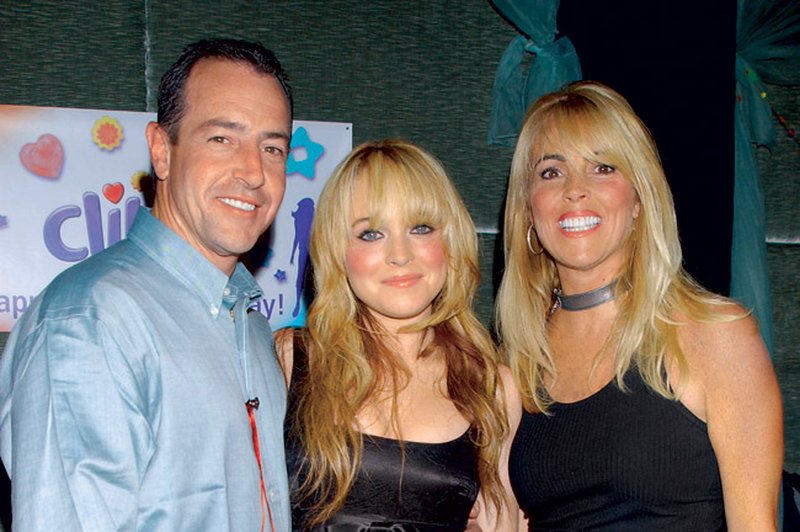 Dina in Michael, starša težavne hollywoodske zvezdnice, sta bila v očitno zelo burnem zakonu 22 let, ločila sta se leta 2007.  (foto: Getty Images)