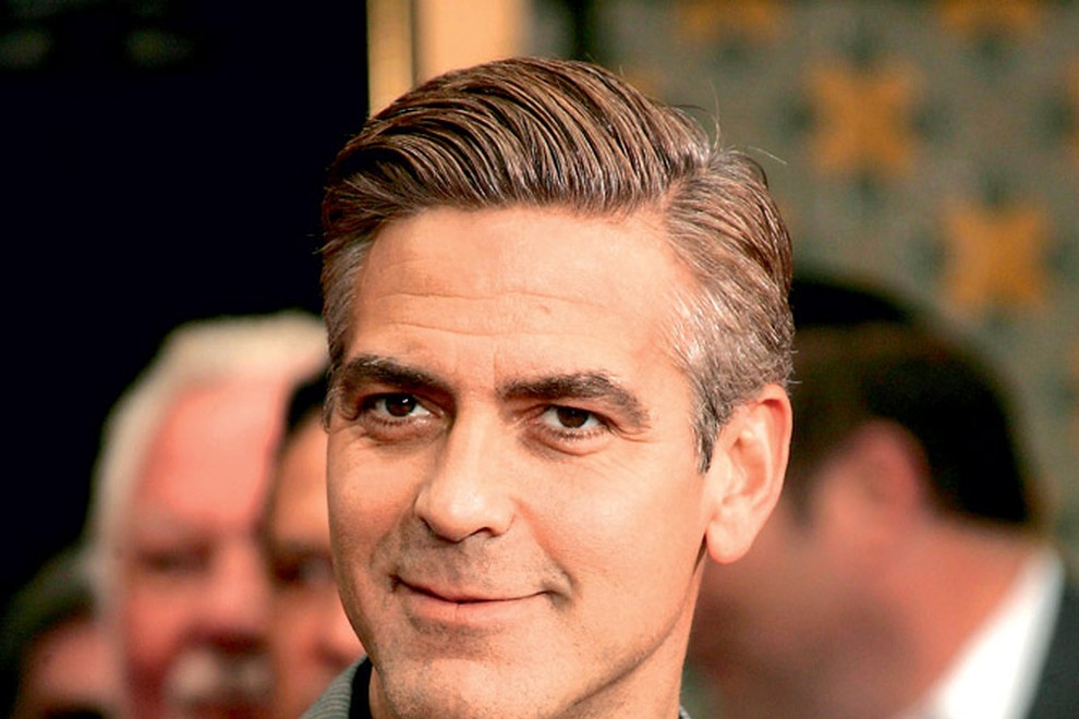 Zoran se je pred kratkim vrnil iz Beograda, kjer je predstavil svoj novi koncertni program. Zanimivo je, da so ga srbski novinarji ves čas primerjali z igralcem Georgeem Clooneyjem. “Na fotografijah, ki sem jih posnel pred leti z Janijem Štravsom, v času albuma Ljubimec iz omare, mi je George Clooney res podoben. Treba je vedeti, da sem tri leta starejši od njega in da je zato on podoben meni. Šala. Če bi se srečala, bi se lahko dobro razumela. Tudi kot režiser je v redu dečko ...”
