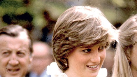 Princesa Diana: Prodajajo 10 kultnih oblek