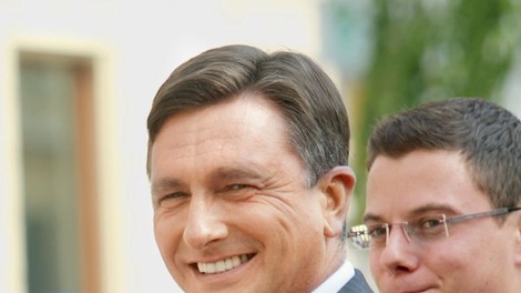 Borut Pahor na žaru: Bo obdržal ta nasmeh do konca?