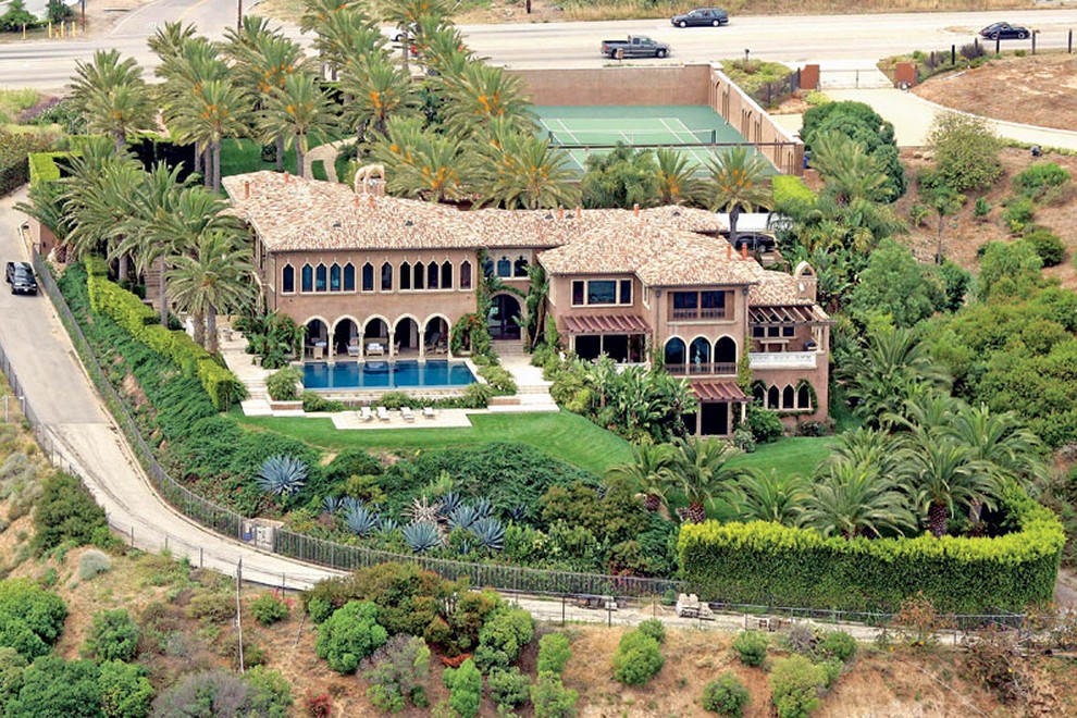 Za 8,7 milijona dolarjev je prodala hišo na Havajih, zdaj pa prodaja še nepremičnine v sončnem Los Angelesu.