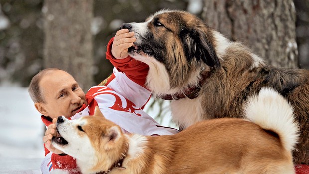 Vladimir Putin je nor na svoje pse (foto: Profimedia)