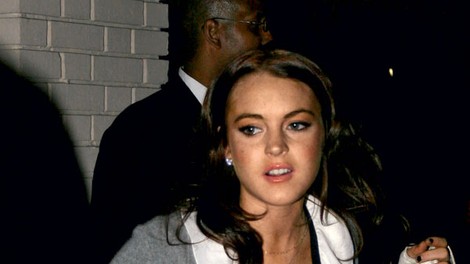 Lindsay Lohan prišla do klinike, a ni vstopila