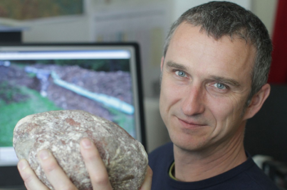Geolog Dr. Miloš Bavec: "Ne bi nam škodilo, če bi manj svinjali Zemljo!" (foto: Goran Antley)