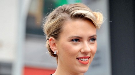 Scarlett Johansson:  V boj za vlogo Hilary Clinton