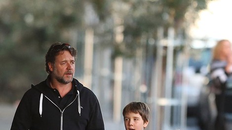 Russell Crowe otroka peljal na sladoled