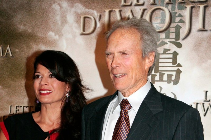 Clint in Dina Eastwood v Parizu v začetku oktobra 2013. (foto: profimedia)