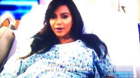 Kim Kardashian je rodila pred kamerami