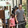 Družinica Jolie Pitt ujeta v živalskem vrtu