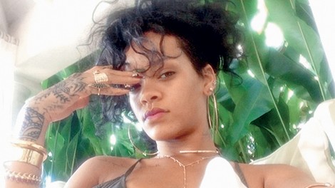 Rihanna božič preživela v kopalkah