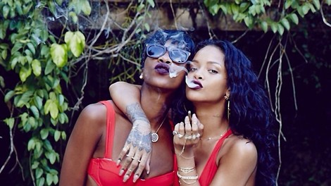 Rihanna s prijateljico uživa v Braziliji