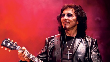 Kitarist Tony Iommi prodaja svojo graščino