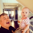 Alec Baldwin noro obožuje svojo ljubko hčerkico