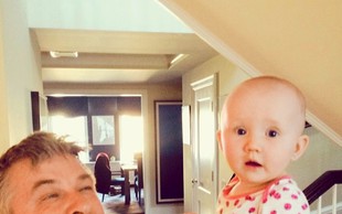 Alec Baldwin noro obožuje svojo ljubko hčerkico